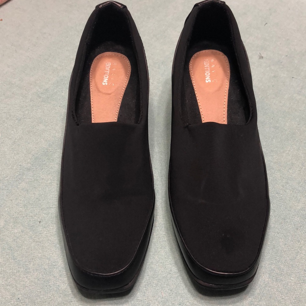 BASIC EDITION TWILA STRETCH SLIP ON SIZE 10 M